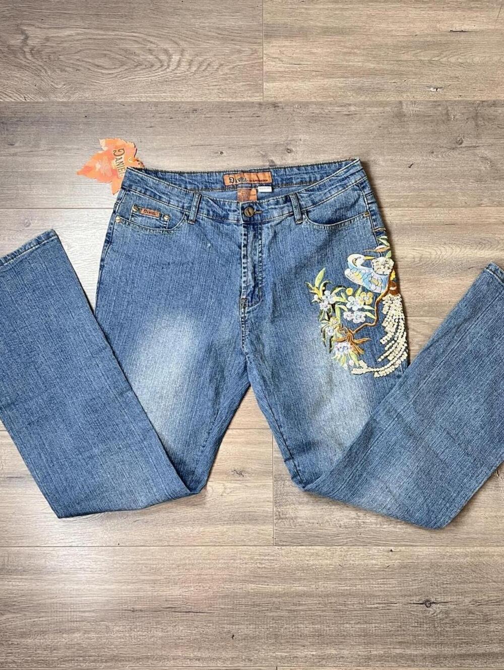Y2K Embroidered Wide Leg Jeans - Picture 5 of 8